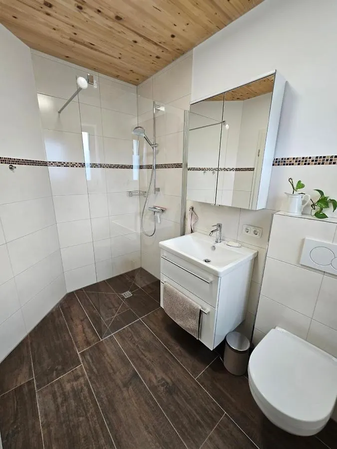 Moderne Ferienwohnung auf Rups Hof Oberhocking Apartment